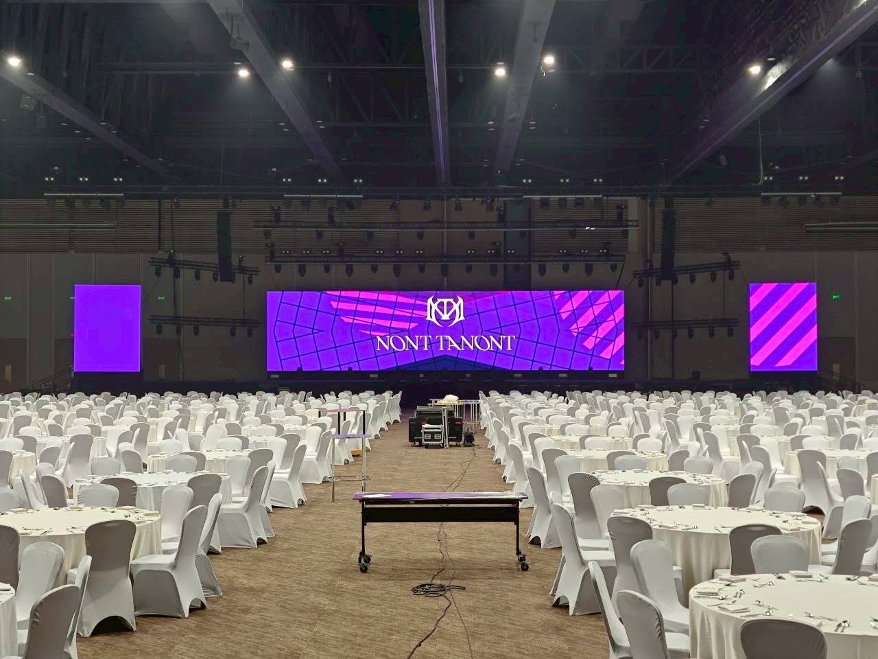 Corporate gala dinner LED display and stage lighting